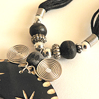 �g���s�J���ۃl�b�N���X�A�b�v