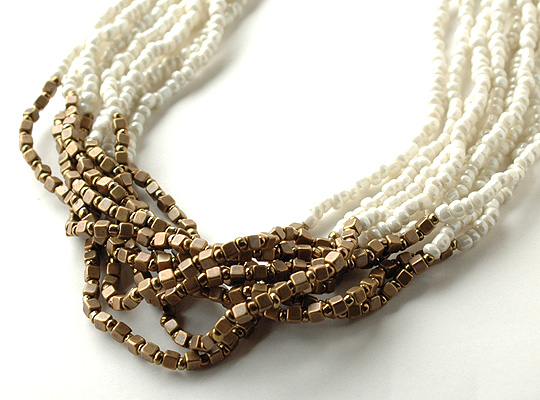 ビーズの多重ネックレス6269Aアップ