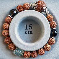 ルドラクシャと天然石のブレスレット6321のサイズ