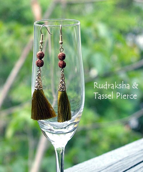 バリ島タッセルとルドラクシャのピアス6373