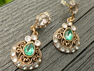 オリエンタルなビジューピアス6391