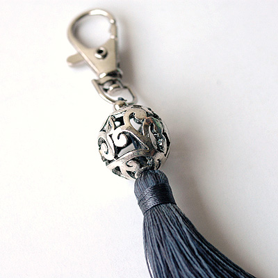 キーリングタッセルチャームグレーアップ