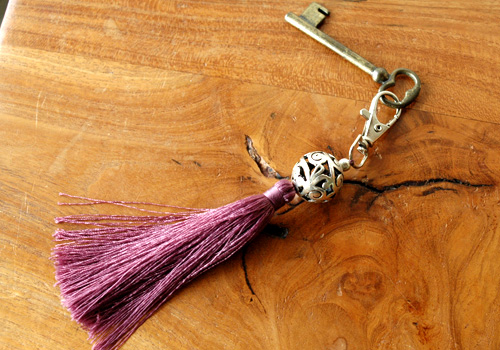 キーリングタッセルチャーム薄紫6408F