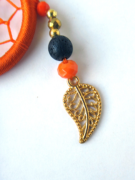 チャームとビーズ