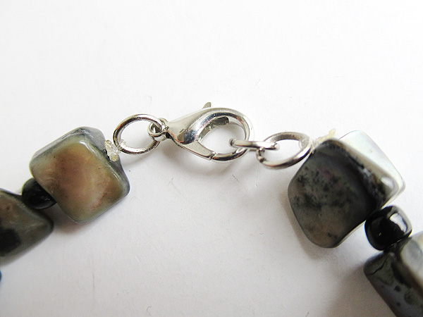 シェル・ネックレスの留め金具