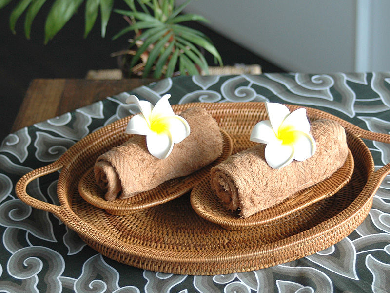 バリ島アタのトレイ