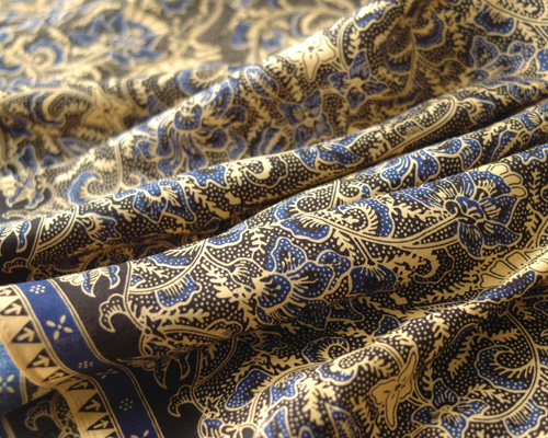 伝統柄プリントバティック布の感じ