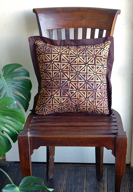 手染め・スタンプバティック・クッションカバー20147