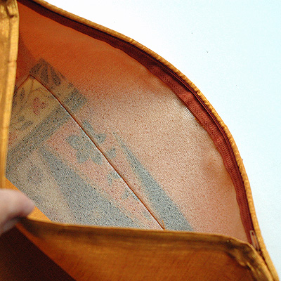 �A�W�A���C�J�b�g���o�e�B�b�N�E�N�b�V�����J�o�[���̓X�|���W�ŗ��ł�