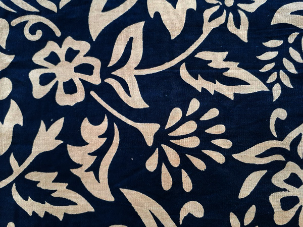 バティック巻きスカート70077H生地のアップ