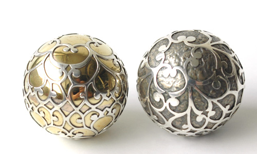 �E�̓A���x�X�N�̃A���e�B�[�N�ł��B