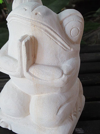 石像カエルお祈り・アウトレット不具合箇所