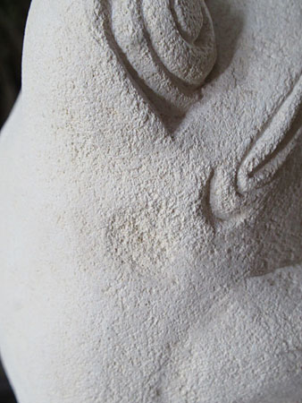 石像カエルお祈り・アウトレット不具合箇所