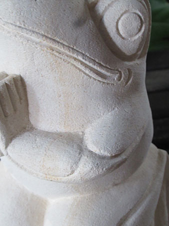 石像カエルお祈り・アウトレット不具合箇所