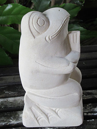 石像カエルお祈り・アウトレット右面