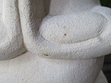 石像カエルお祈り・アウトレット不具合箇所