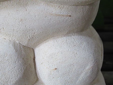 石像カエルお祈り・アウトレット不具合箇所