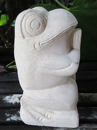 石像カエルお祈り・アウトレット右面
