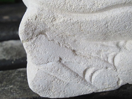 石像カエルお祈り・アウトレット不具合箇所