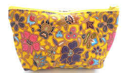 プリントバティックのポーチ後面