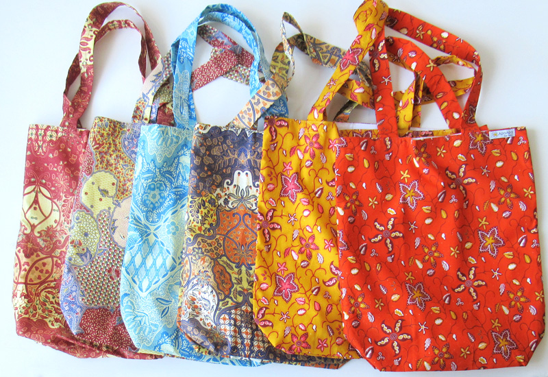 伝統柄バティックのエコバッグトップ画像