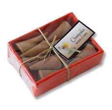 バリのコーン型お香チュンパカ