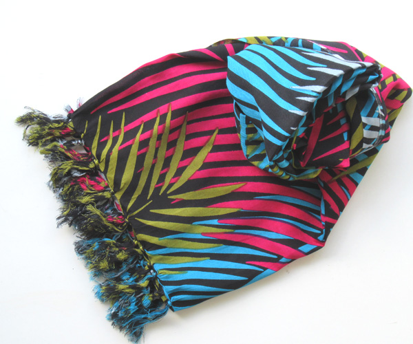 柔らかい布ですが、若干ハリがあります。