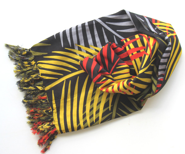 柔らかい布ですが、若干ハリがあります。