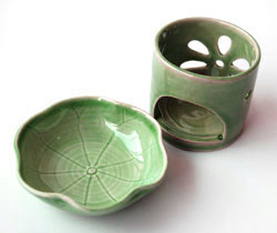 ロータスのアロマポット