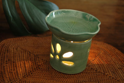 ロータスのアロマポット