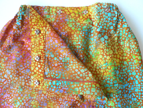 コットン・スタンプバティック・エステ・ラップガウン30280前あき