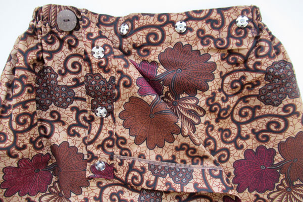 スナップ開きで開閉が楽